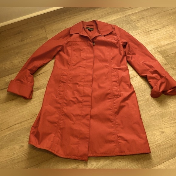 🌟EDDIE BAUER fully lined Red Coral Button Up Trench Coat Raincoat rain jacket - Picture 2 of 13